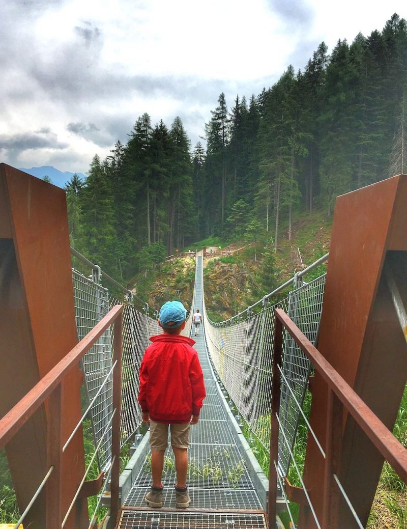 Ponte Tibetano In Val Di Rabbi Vertigini Sospese In Una Valle Incantata