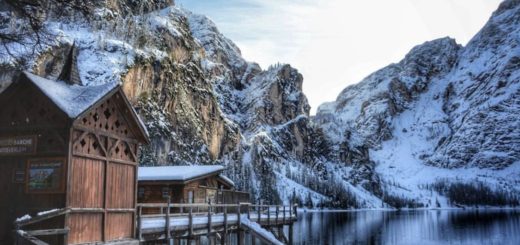 lago di braies in inverno